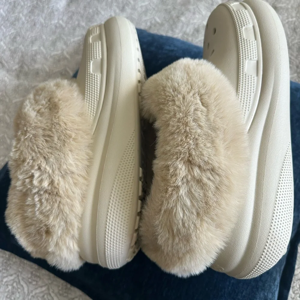 CROCS Women's Cream Slippers with Faux Fur - Picture 3 of 8